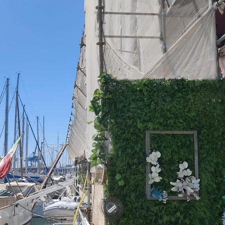 Joivy Exclusive Seaview Flat For 4, In Central Genoa Apartment Exterior photo