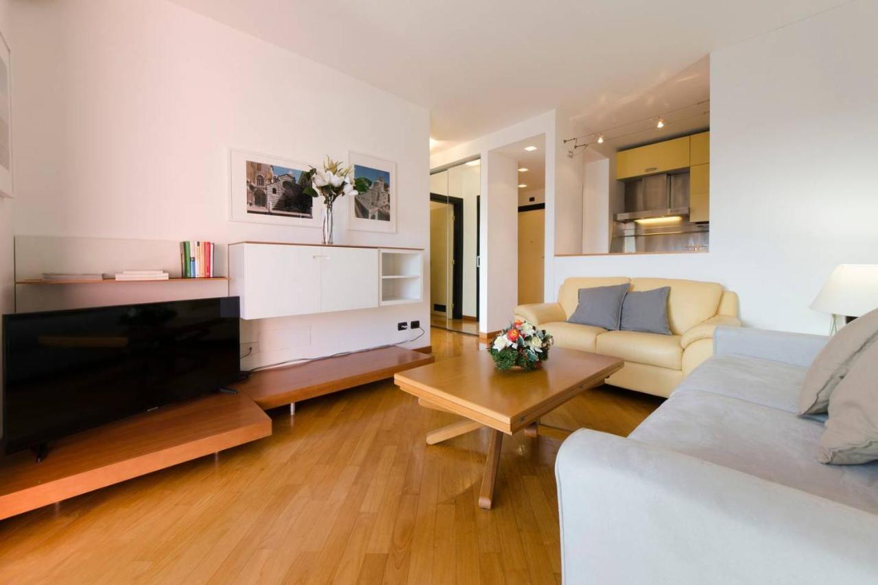 Joivy Exclusive Seaview Flat For 4, In Central Genoa Apartment Exterior photo