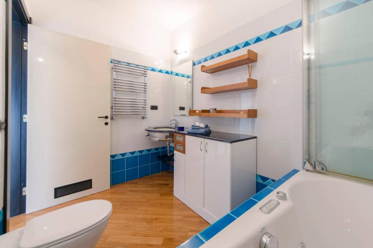 Joivy Exclusive Seaview Flat For 4, In Central Genoa Apartment Exterior photo